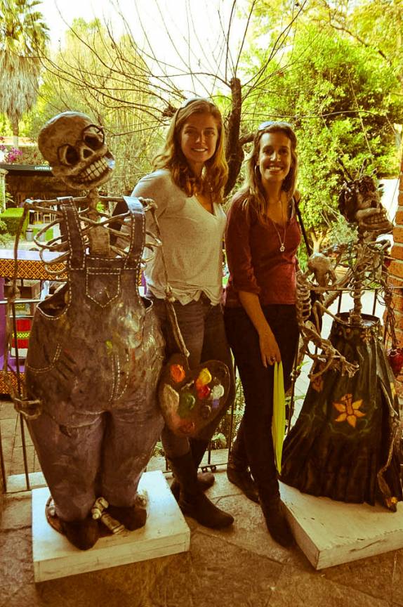 Amigas entre as catrinas de Diogo e Frida, na Casa Azul. Coyoacán, Cidade do México.
